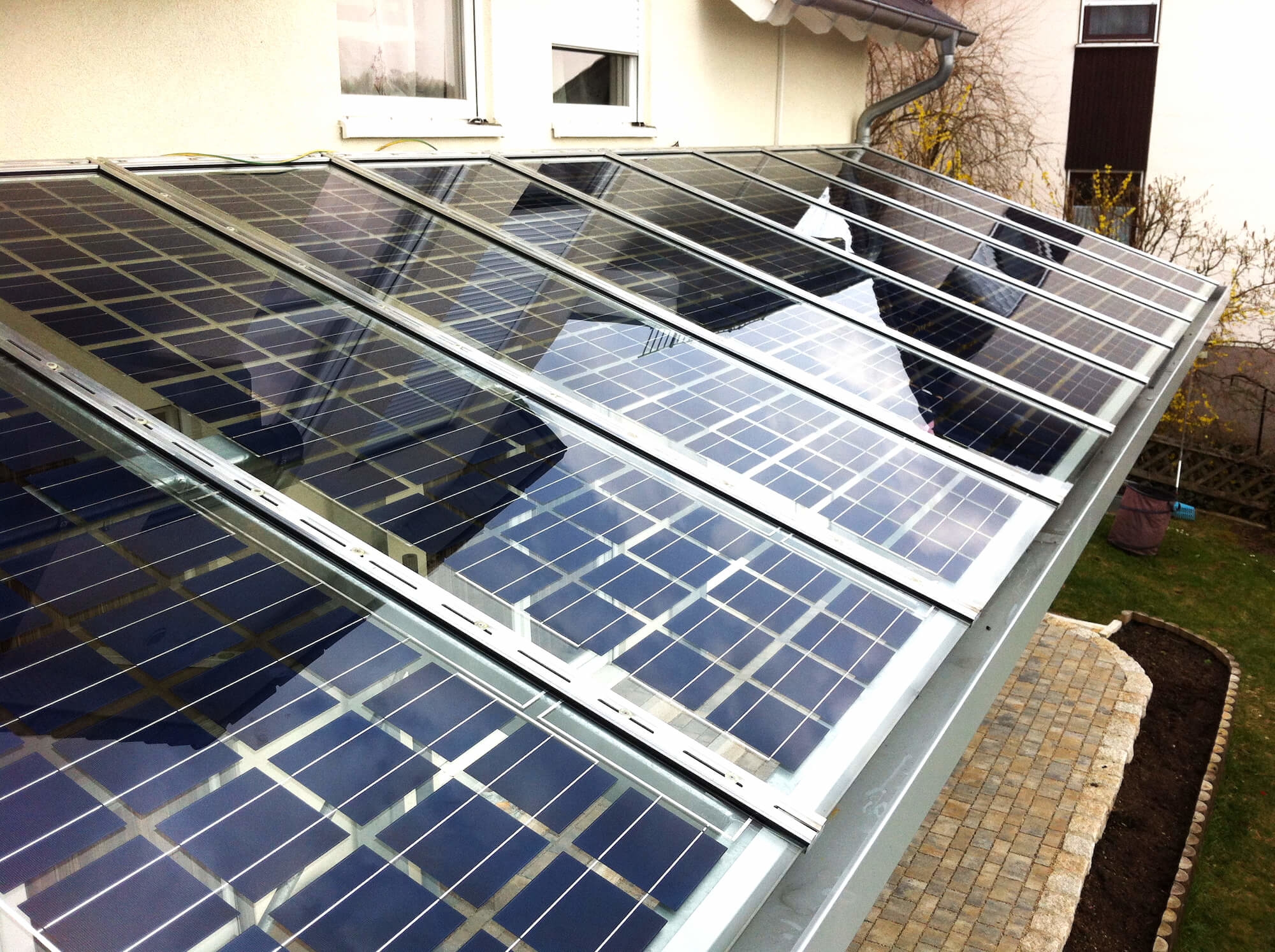 Terassenüberdachung - Glasmodule - Photovoltaik - SUNSTAR Solartechnik